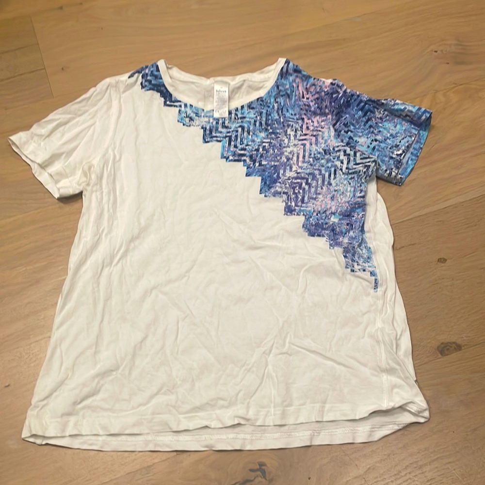great condition barely worn ivivva size 14 cute t-shirt!